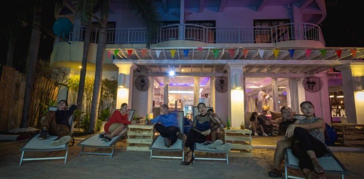 aqua-pool-bar-club-mercure-pattaya-hotel-173