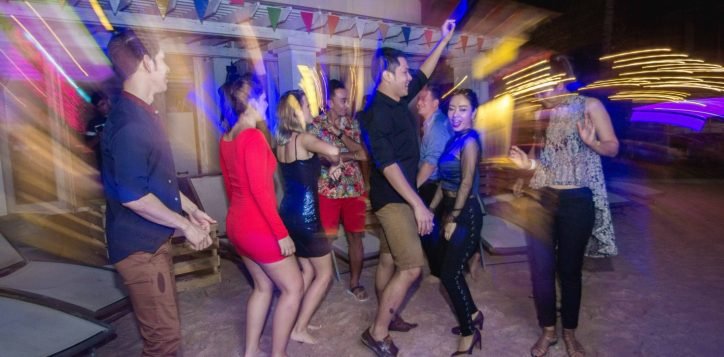 aqua-pool-bar-club-mercure-pattaya-hotel-176