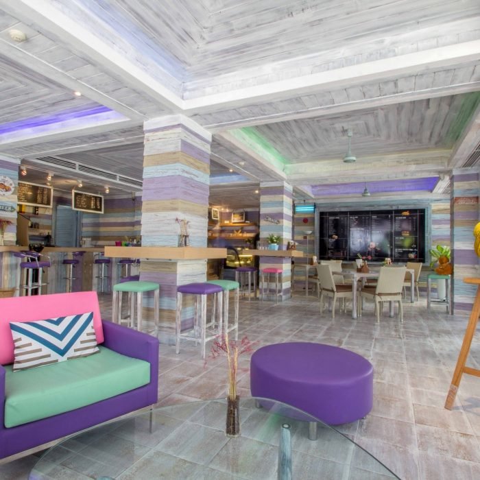 aqua-pool-bar-club